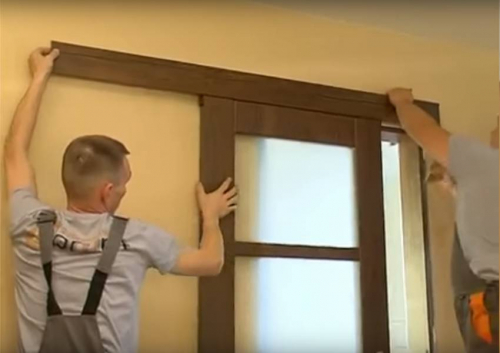 Как правильно установить дверь межкомнатную своими руками